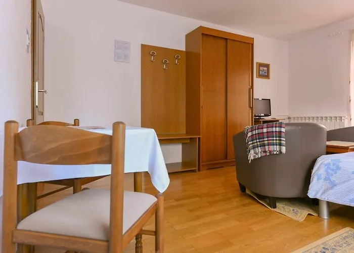 Nada With A Large Terrace Rovigno